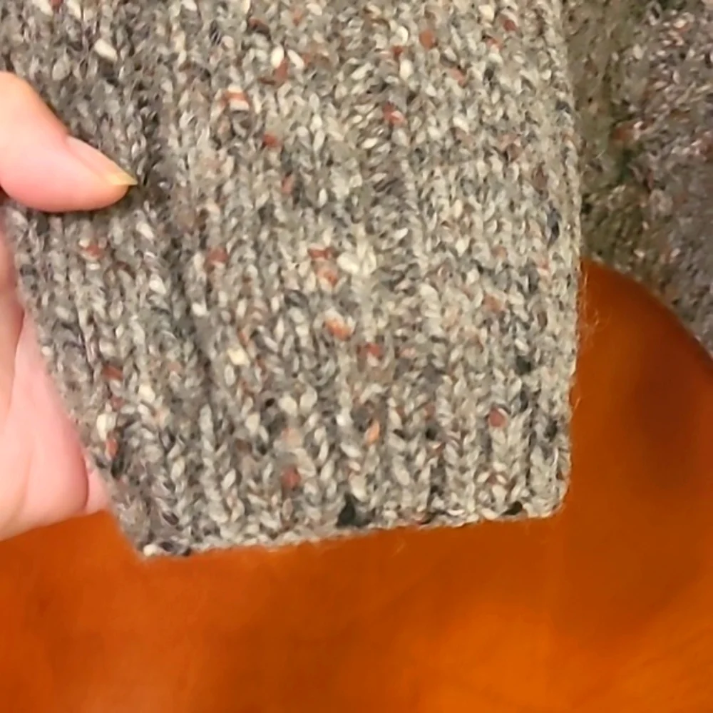 GAP Wool Sweater - Picture 7 of 12